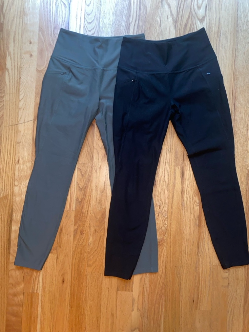 Eddie Bauer Two-Pack Women's Traverse Trail High-Rise Leggings in Black & Olive